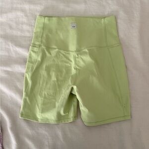 Vuori lime green high-waisted 5” biker shorts Size S #biker #activewear